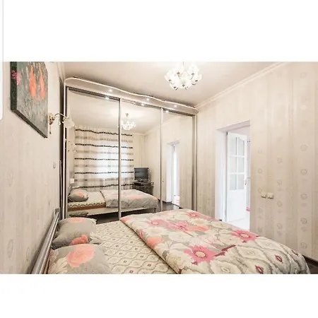 In Deribasovskaya Apartment Odesa