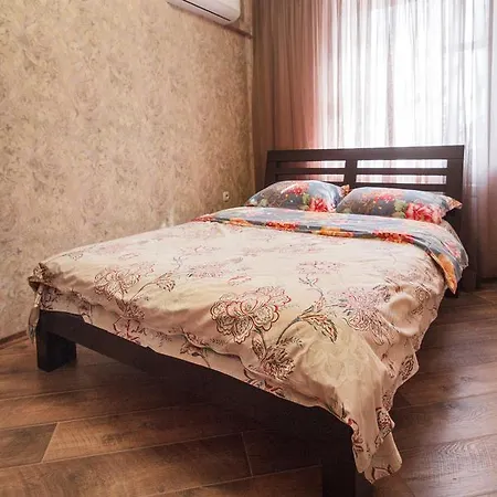 In Deribasovskaya * Odesa